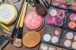 How to Dispose of Makeups and Contacts