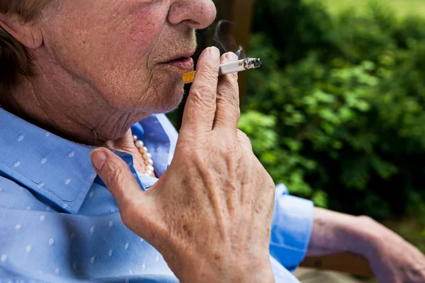 Does Smoking Cause Wrinkles?